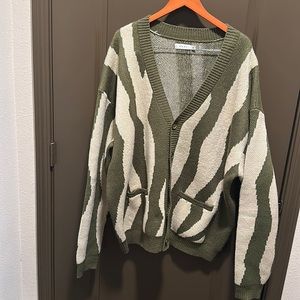 - All-over Zebra knitted pattern
- Dropped shoulders 2xxl
